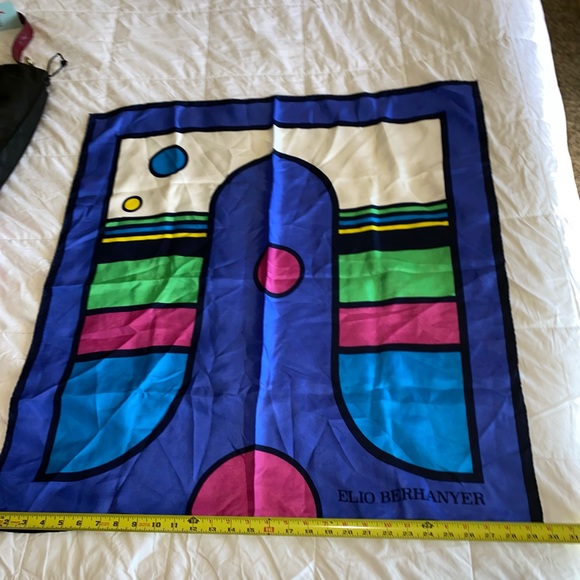 Elio berhanyer silk wrap - Picture 3 of 5